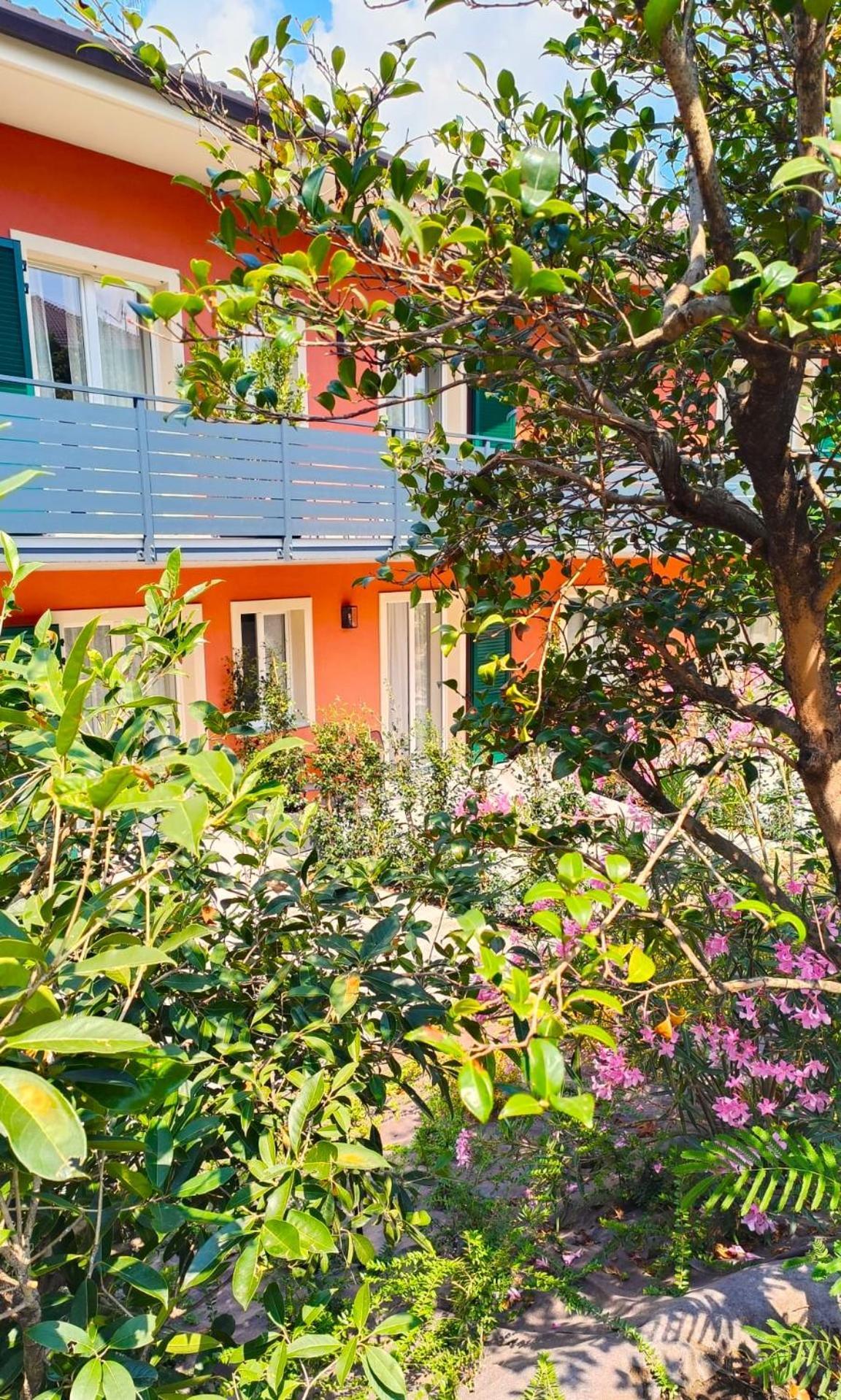 Hotel Villa Cuserina Канобио Екстериор снимка