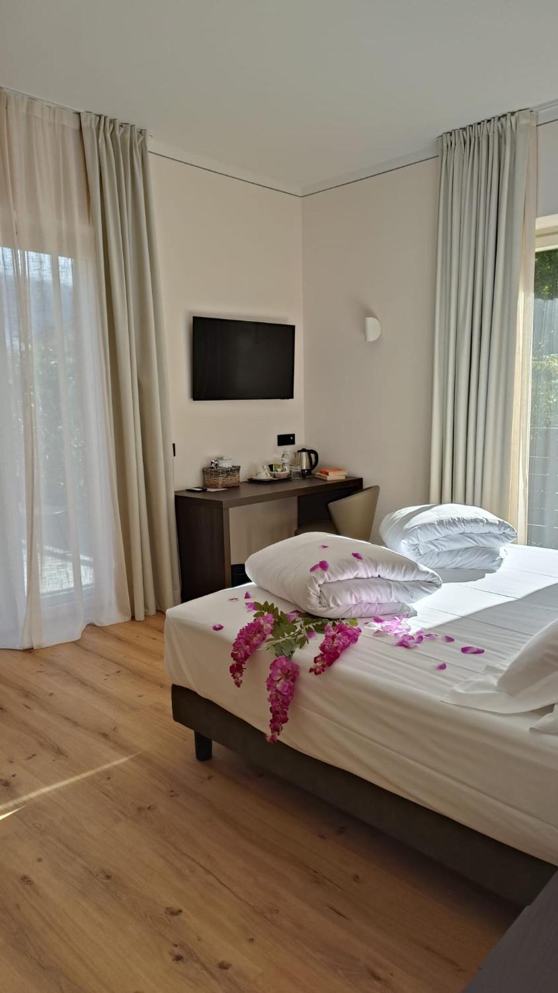 Hotel Villa Cuserina Канобио Екстериор снимка